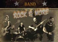 Four Track Mind σε ρυθμούς rock, funk και στοιχεία blues