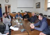 Όχι τίποτ' άλλο, να μη... λέει 