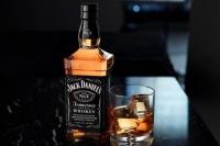 Ο θρύλος που πέθανε από τα νεύρα του - Η απίστευτη ιστορία του καταραμένου Jack Daniel`s