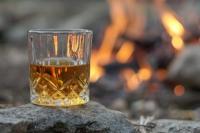 Ποια η διαφορά μεταξύ σκωτσέζικου ουίσκι, ιρλανδικού ουίσκι και μπέρμπον;
