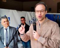 Για το διακύβευμα των εκλογών μίλησε στην Φαρκαδόνα ο Μικέλης Χατζηγάκης