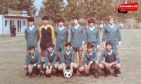 Στο παλιό γήπεδο του ΑΟ ΣΑΡΑΓΙΩΝ το 1985