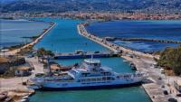 Μοναδική ελληνική εφευρετικότητα: Φέρι μποτ αντί… γέφυρας!