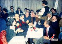 Στην παρέα μεταξύ άλλων ο αείμνηστος Γιώργος Νέος αριστερά, στο μέσον Μιχάλης Ζιάγκας και Γιώργος Παπαγεωργίου και δεξιά Λάκης Αρβανίτης με τους Παύλο Πανταζή και Βασ. Σίμο.