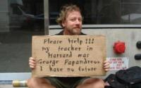  Ένας ζητιάνος της Βοστώνης, ζητάει βοήθεια επειδή... είχε δάσκαλο τον Γιώργο Παπανδρέου