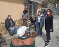 Συνεχίζονται οι περιοδείες της Κατερίνας Παπακώστα στις σεισμόπληκτες περιοχές του Νομού μας