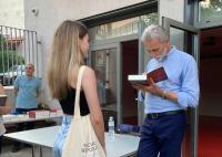  Συναρπαστικός ο συγγραφέας Γιάννης Καλπούζος στη παρουσίαση του βιβλίου του «Καλντερίμι» στη Βιβλιοθήκη